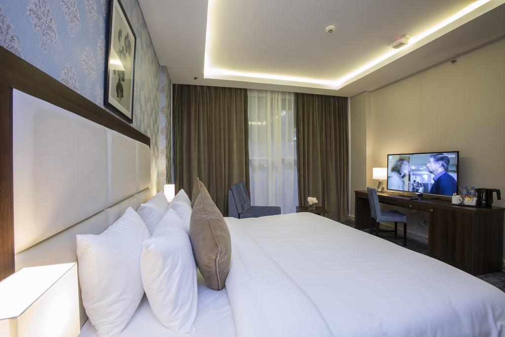 The Town Hotel Doha Exterior photo