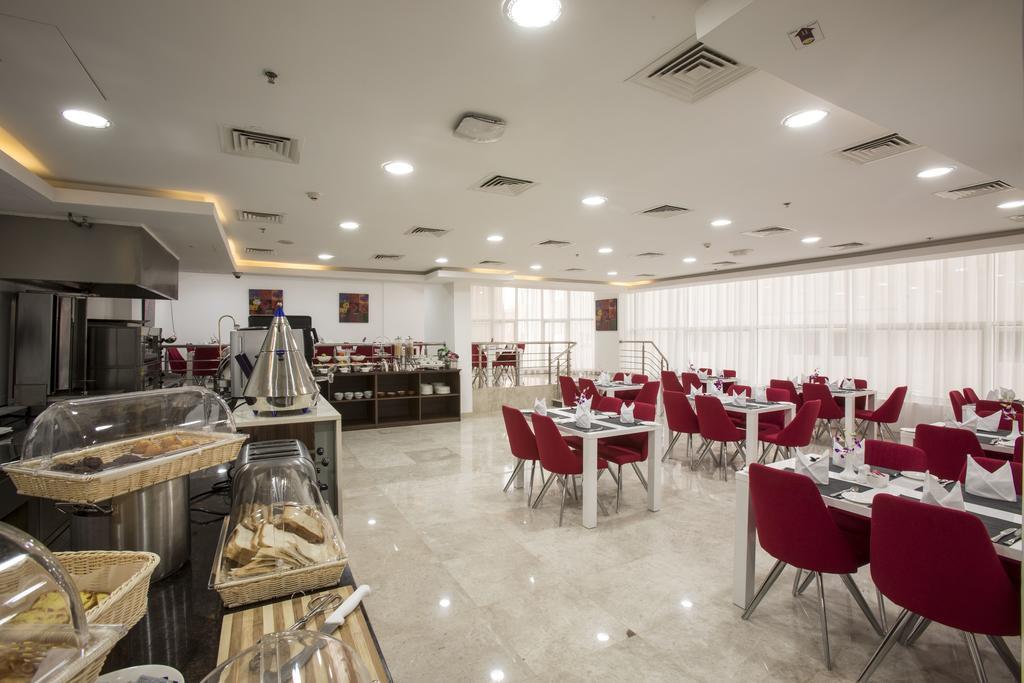 The Town Hotel Doha Exterior photo