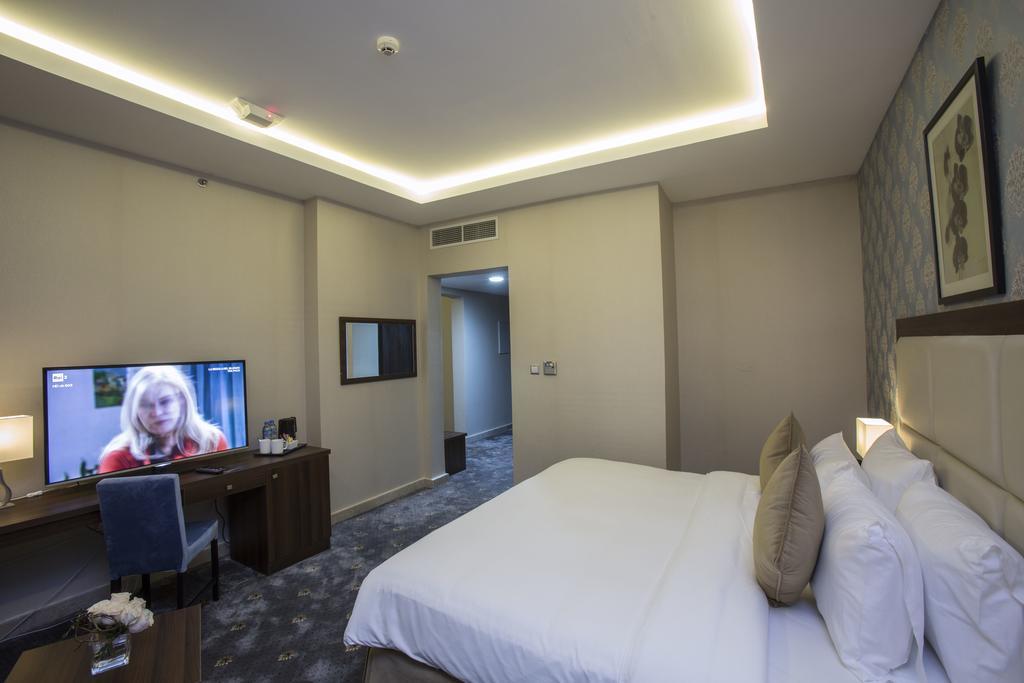 The Town Hotel Doha Exterior photo
