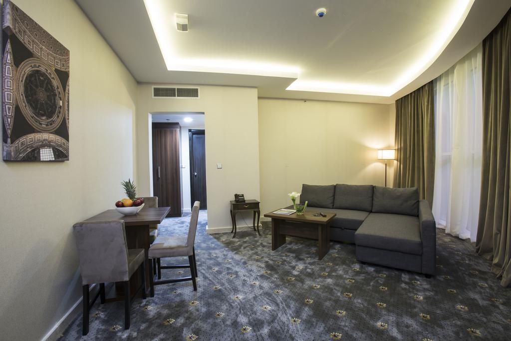 The Town Hotel Doha Exterior photo